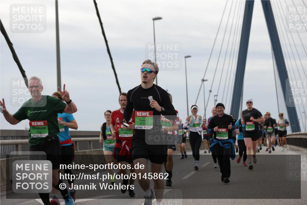 03.10.2025 - Köhlbrandbrückenlauf Jannik Wohlers http://msf.ph/oto/9145862 03.10.2025 15:47:41 Position 1 7656, 9710, 8982, 9341 meine-sportfotos.de