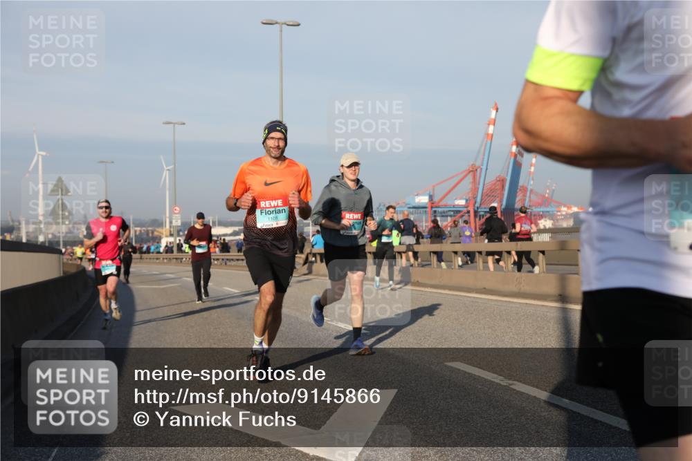 03.10.2025 - Köhlbrandbrückenlauf Yannick Fuchs http://msf.ph/oto/9145866 03.10.2025 08:35:21 Position 2 1101 meine-sportfotos.de