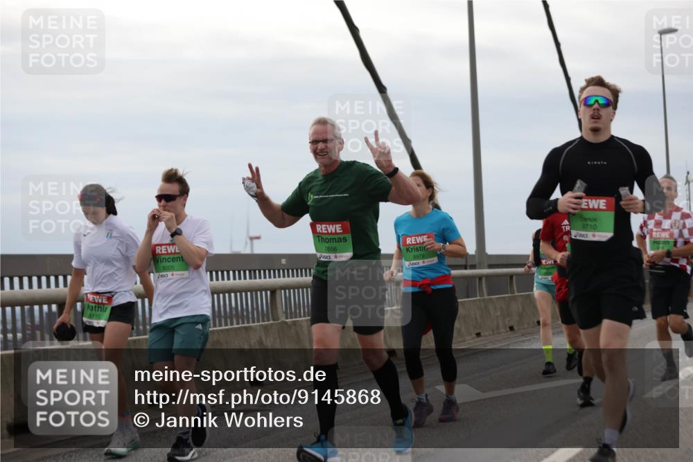 03.10.2025 - Köhlbrandbrückenlauf Jannik Wohlers http://msf.ph/oto/9145868 03.10.2025 15:47:42 Position 1 8110, 8005, 7656, 8979, 9710 meine-sportfotos.de