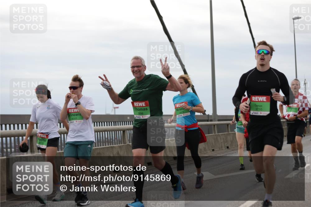 03.10.2025 - Köhlbrandbrückenlauf Jannik Wohlers http://msf.ph/oto/9145869 03.10.2025 15:47:42 Position 1 8110, 8005, 7656, 8979, 9710 meine-sportfotos.de