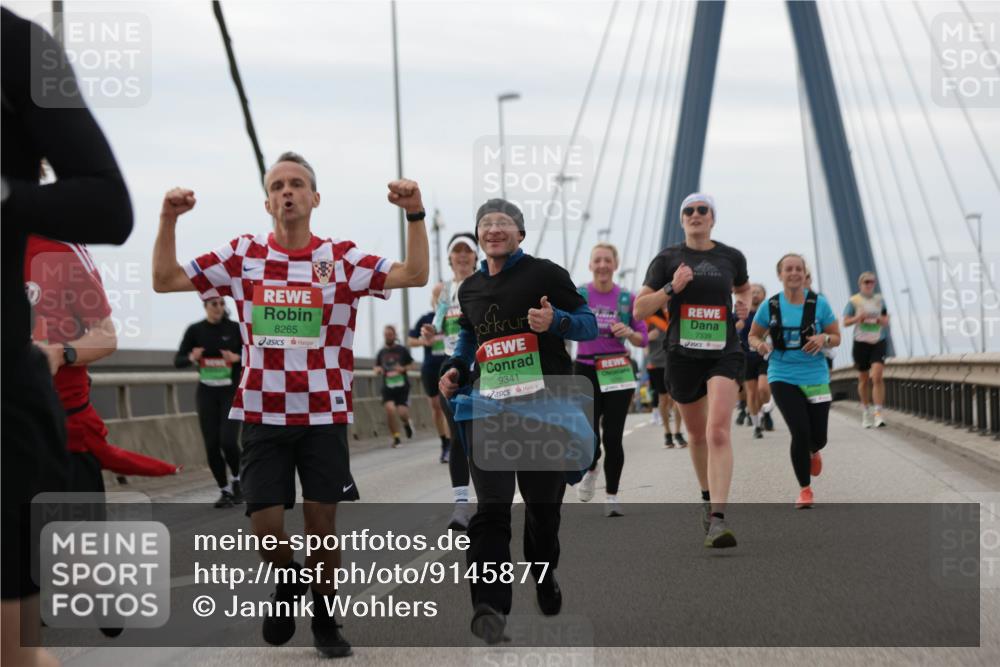 03.10.2025 - Köhlbrandbrückenlauf Jannik Wohlers http://msf.ph/oto/9145877 03.10.2025 15:47:43 Position 1 8265, 9341, 7339 meine-sportfotos.de