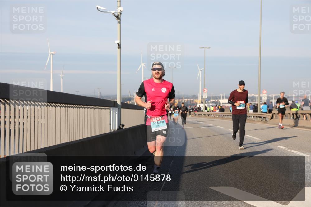 03.10.2025 - Köhlbrandbrückenlauf Yannick Fuchs http://msf.ph/oto/9145878 03.10.2025 08:35:23 Position 2 2961 meine-sportfotos.de
