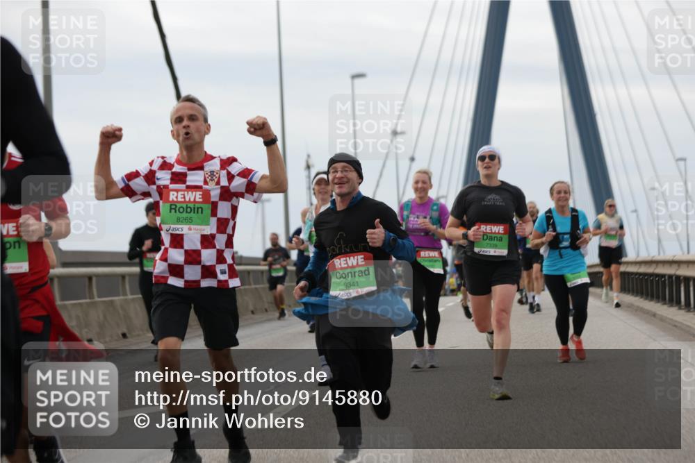 03.10.2025 - Köhlbrandbrückenlauf Jannik Wohlers http://msf.ph/oto/9145880 03.10.2025 15:47:43 Position 1 8265, 9341, 7339 meine-sportfotos.de