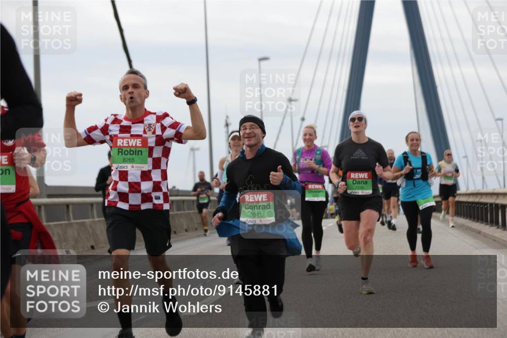 03.10.2025 - Köhlbrandbrückenlauf Jannik Wohlers http://msf.ph/oto/9145881 03.10.2025 15:47:43 Position 1 8265, 9341, 7339 meine-sportfotos.de