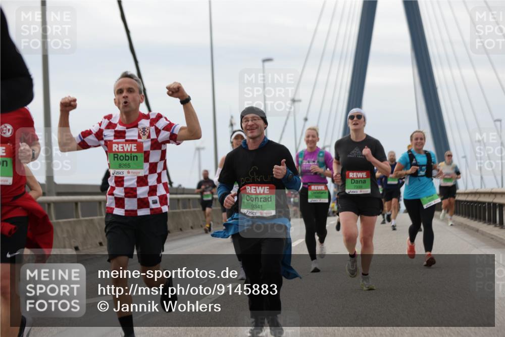 03.10.2025 - Köhlbrandbrückenlauf Jannik Wohlers http://msf.ph/oto/9145883 03.10.2025 15:47:43 Position 1 8265, 9341, 7339 meine-sportfotos.de