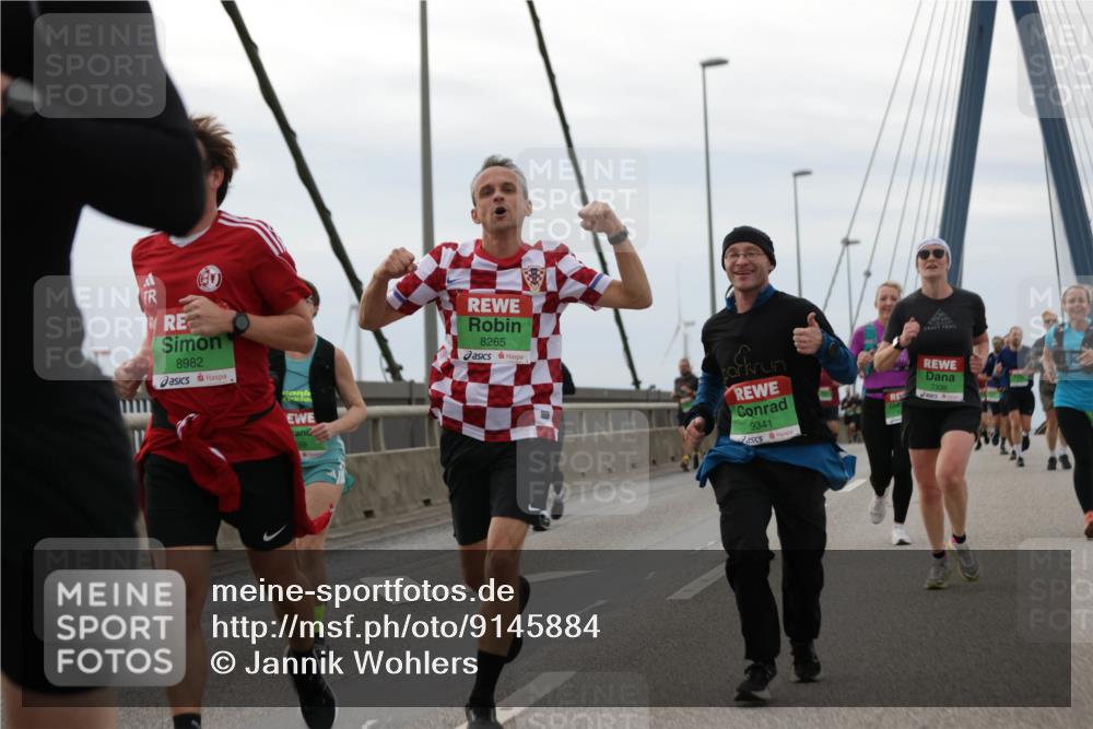 03.10.2025 - Köhlbrandbrückenlauf Jannik Wohlers http://msf.ph/oto/9145884 03.10.2025 15:47:44 Position 1 8982, 8265, 9341, 7339 meine-sportfotos.de