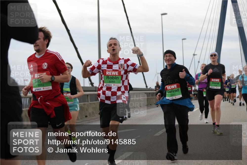 03.10.2025 - Köhlbrandbrückenlauf Jannik Wohlers http://msf.ph/oto/9145885 03.10.2025 15:47:44 Position 1 8982, 199, 8265, 9341, 7339 meine-sportfotos.de