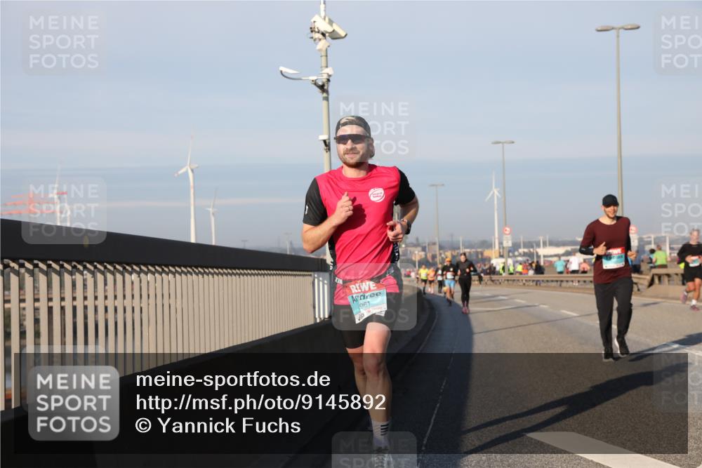 03.10.2025 - Köhlbrandbrückenlauf Yannick Fuchs http://msf.ph/oto/9145892 03.10.2025 08:35:23 Position 2 961 meine-sportfotos.de