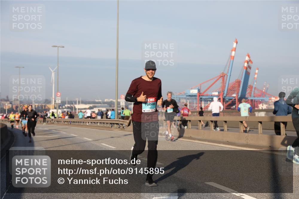 03.10.2025 - Köhlbrandbrückenlauf Yannick Fuchs http://msf.ph/oto/9145895 03.10.2025 08:35:24 Position 2 1421 meine-sportfotos.de