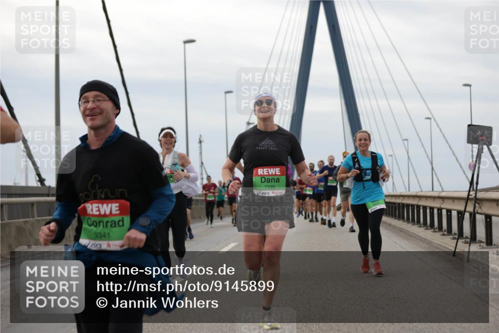 03.10.2025 - Köhlbrandbrückenlauf Jannik Wohlers http://msf.ph/oto/9145899 03.10.2025 15:47:45 Position 1 9341, 7339 meine-sportfotos.de