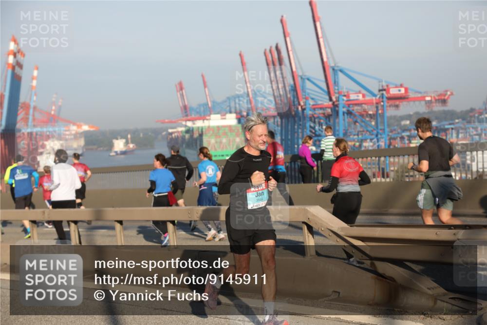 03.10.2025 - Köhlbrandbrückenlauf Yannick Fuchs http://msf.ph/oto/9145911 03.10.2025 08:35:28 Position 2 3544 meine-sportfotos.de