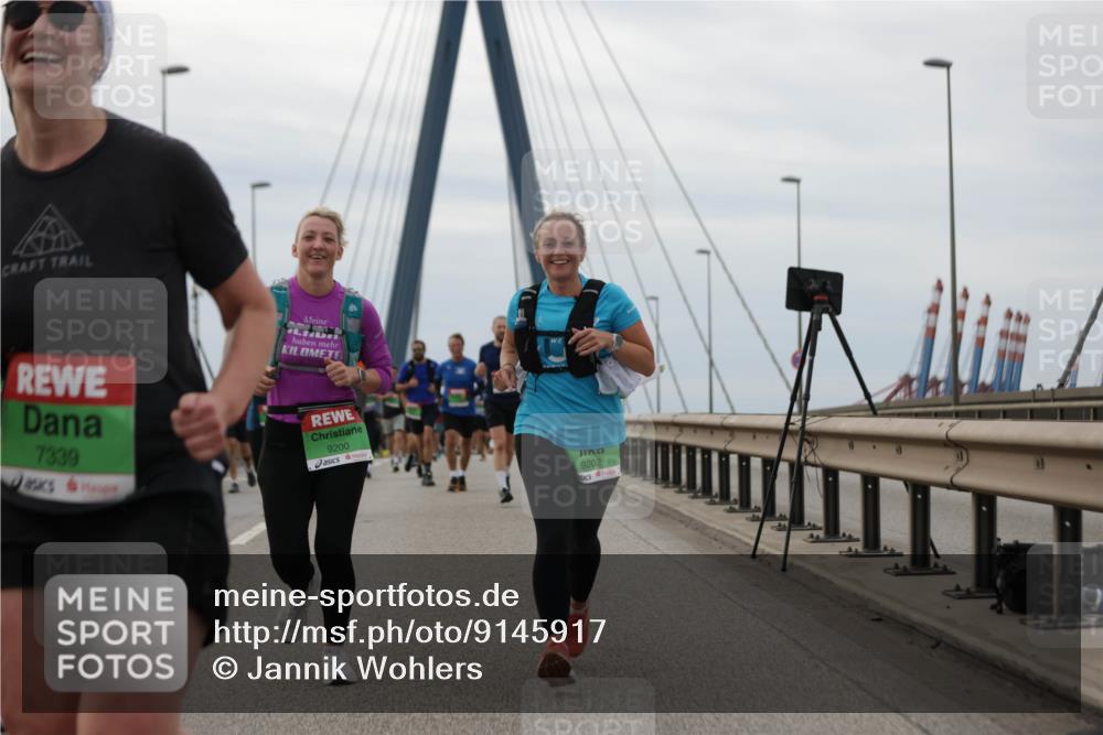 03.10.2025 - Köhlbrandbrückenlauf Jannik Wohlers http://msf.ph/oto/9145917 03.10.2025 15:47:46 Position 1 7339, 9200, 9202 meine-sportfotos.de