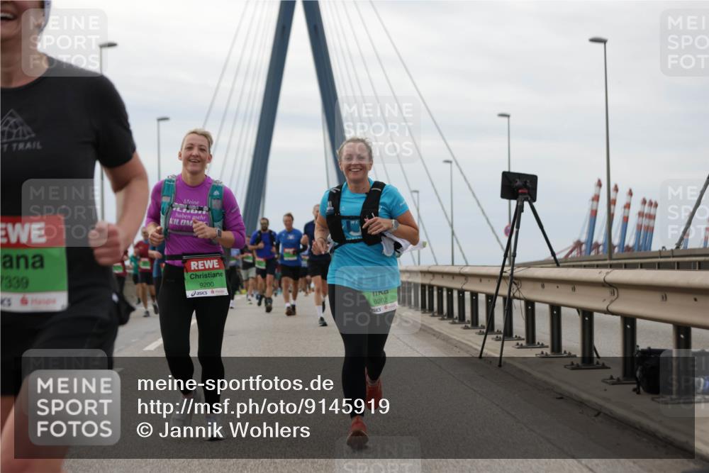 03.10.2025 - Köhlbrandbrückenlauf Jannik Wohlers http://msf.ph/oto/9145919 03.10.2025 15:47:46 Position 1 7339, 9200, 9202 meine-sportfotos.de