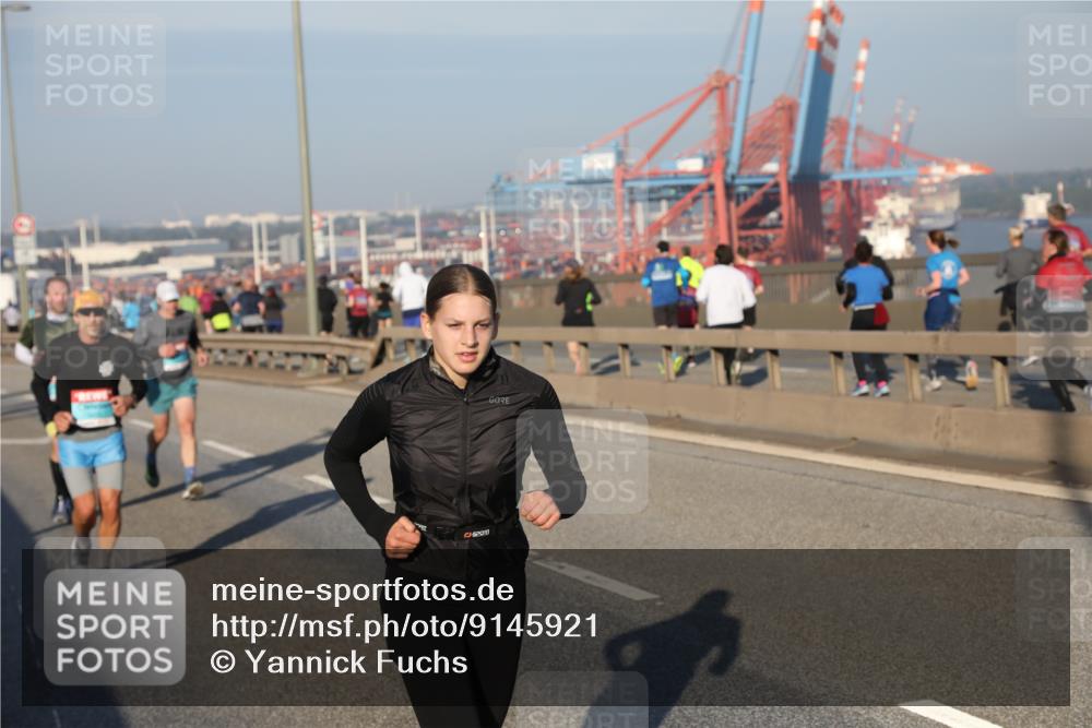 03.10.2025 - Köhlbrandbrückenlauf Yannick Fuchs http://msf.ph/oto/9145921 03.10.2025 08:35:30 Position 2 5203 meine-sportfotos.de