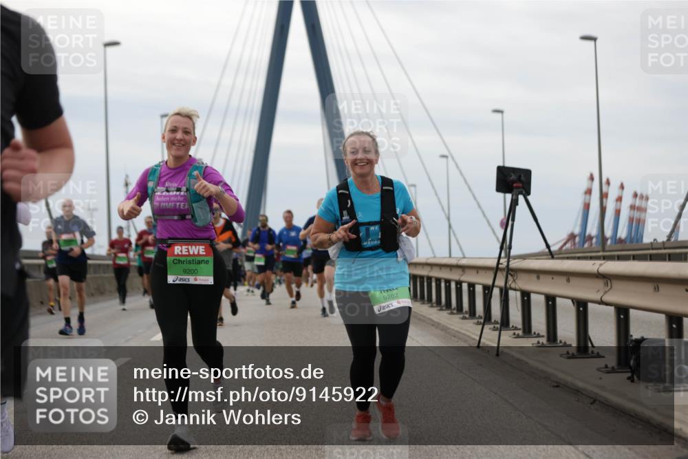 03.10.2025 - Köhlbrandbrückenlauf Jannik Wohlers http://msf.ph/oto/9145922 03.10.2025 15:47:46 Position 1 9200, 9202 meine-sportfotos.de