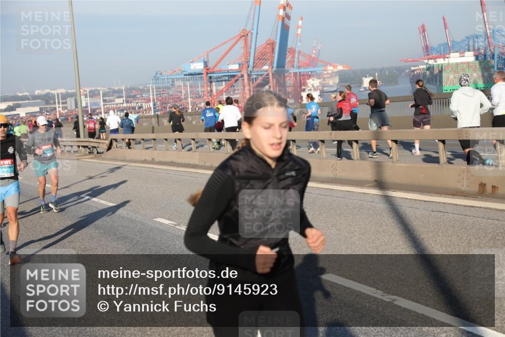 03.10.2025 - Köhlbrandbrückenlauf Yannick Fuchs http://msf.ph/oto/9145923 03.10.2025 08:35:31 Position 2 3414 meine-sportfotos.de