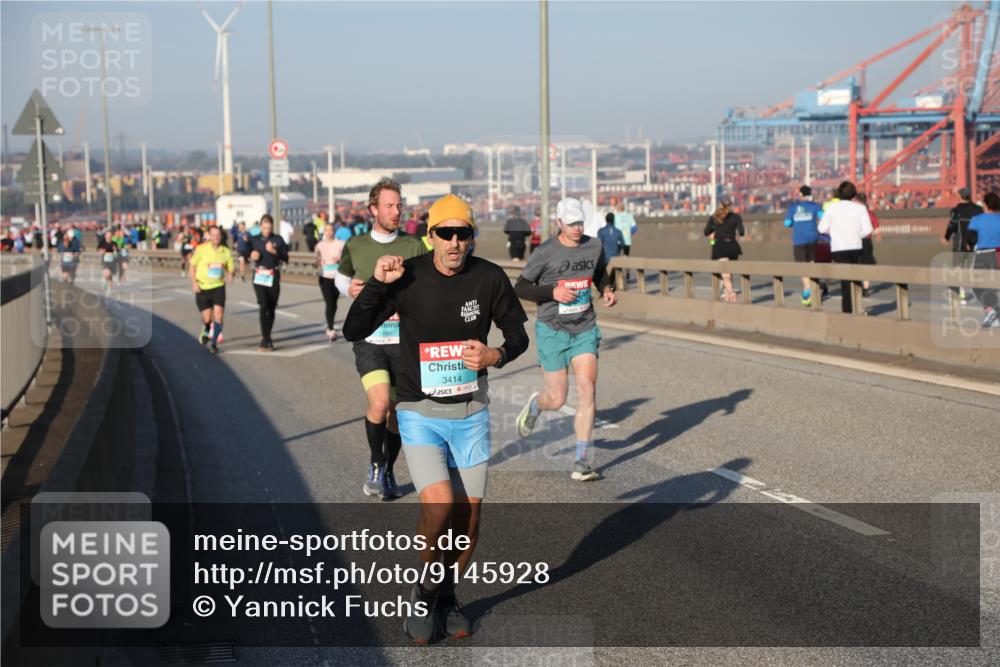 03.10.2025 - Köhlbrandbrückenlauf Yannick Fuchs http://msf.ph/oto/9145928 03.10.2025 08:35:32 Position 2 180, 3414 meine-sportfotos.de