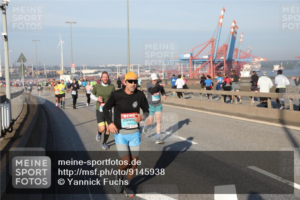 03.10.2025 - Köhlbrandbrückenlauf Yannick Fuchs http://msf.ph/oto/9145938 03.10.2025 08:35:32 Position 2 3414 meine-sportfotos.de
