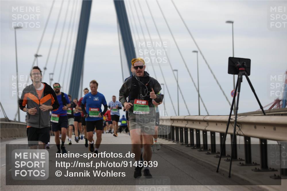 03.10.2025 - Köhlbrandbrückenlauf Jannik Wohlers http://msf.ph/oto/9145939 03.10.2025 15:47:48 Position 1 9169 meine-sportfotos.de