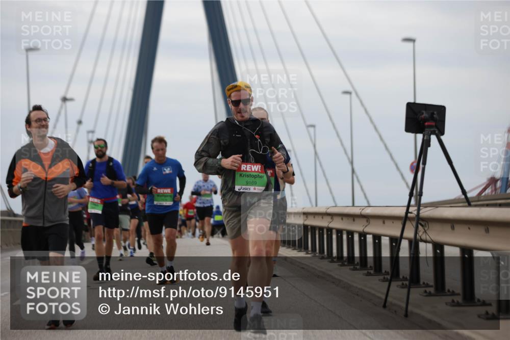 03.10.2025 - Köhlbrandbrückenlauf Jannik Wohlers http://msf.ph/oto/9145951 03.10.2025 15:47:48 Position 1 9169 meine-sportfotos.de