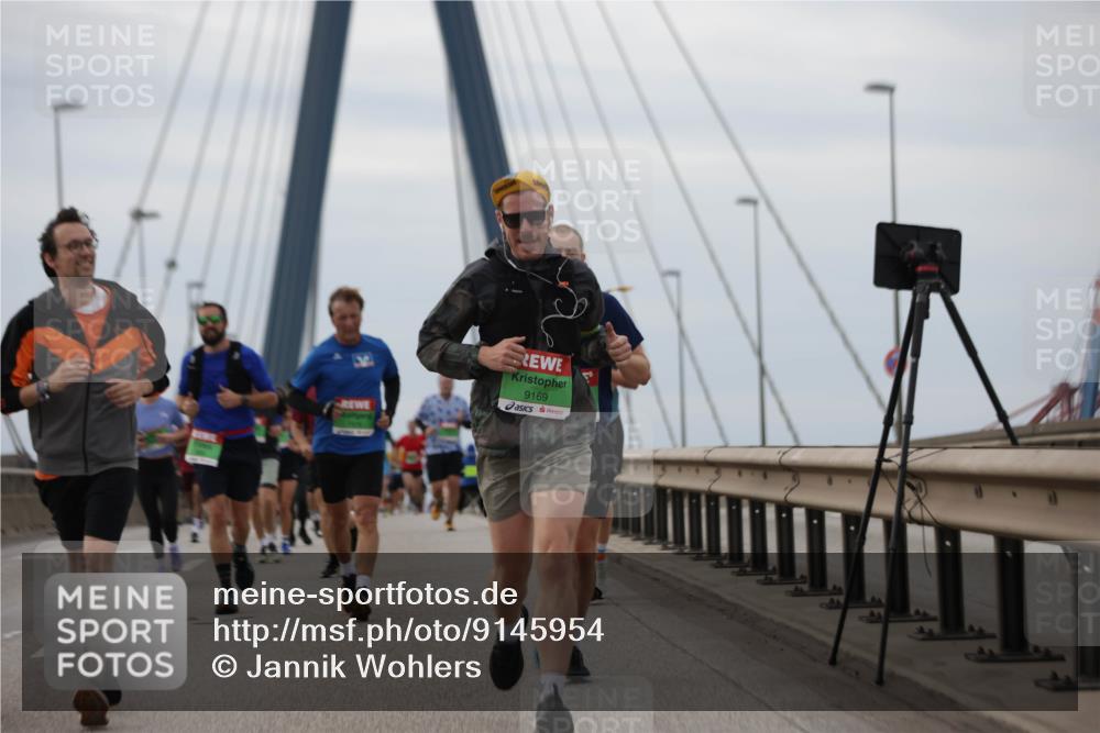 03.10.2025 - Köhlbrandbrückenlauf Jannik Wohlers http://msf.ph/oto/9145954 03.10.2025 15:47:48 Position 1 9169 meine-sportfotos.de