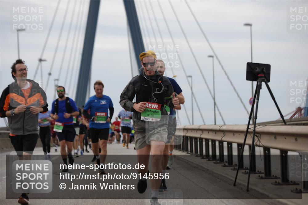 03.10.2025 - Köhlbrandbrückenlauf Jannik Wohlers http://msf.ph/oto/9145956 03.10.2025 15:47:49 Position 1 9169 meine-sportfotos.de