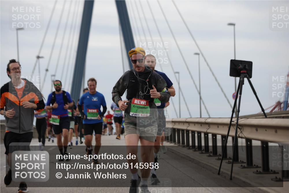 03.10.2025 - Köhlbrandbrückenlauf Jannik Wohlers http://msf.ph/oto/9145958 03.10.2025 15:47:49 Position 1 9169 meine-sportfotos.de