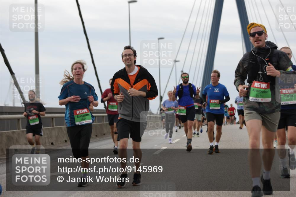 03.10.2025 - Köhlbrandbrückenlauf Jannik Wohlers http://msf.ph/oto/9145969 03.10.2025 15:47:49 Position 1 7844, 9169, 8823 meine-sportfotos.de