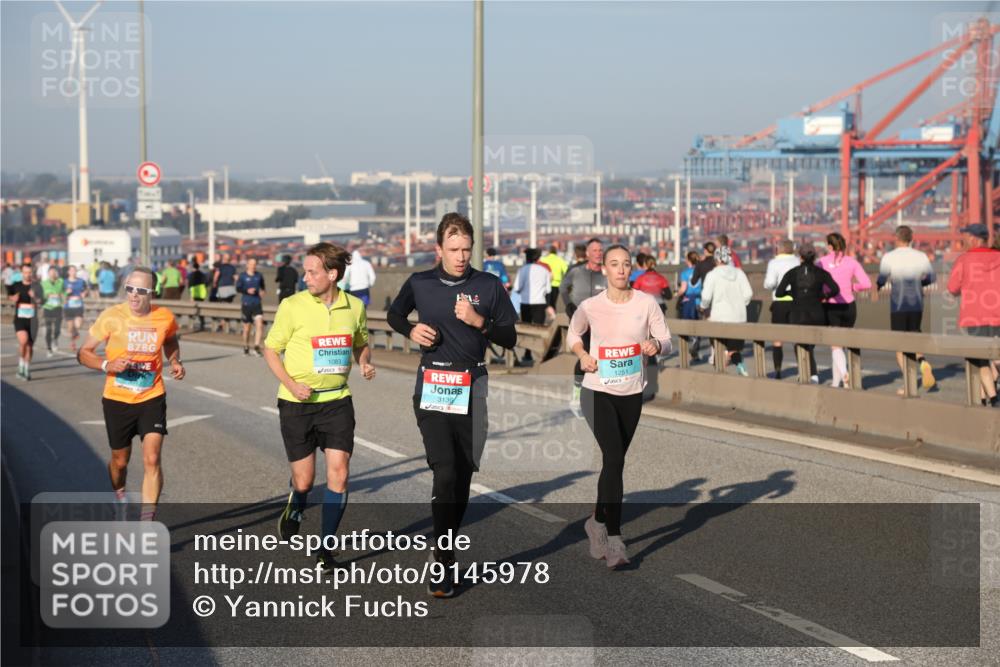 03.10.2025 - Köhlbrandbrückenlauf Yannick Fuchs http://msf.ph/oto/9145978 03.10.2025 08:35:37 Position 2 1083, 3136, 1251 meine-sportfotos.de