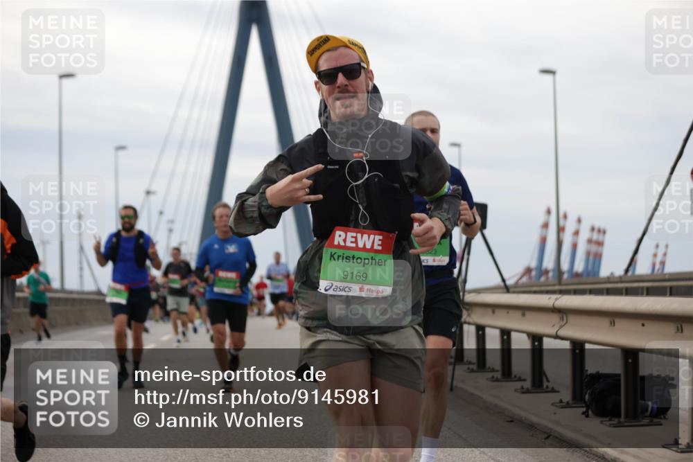 03.10.2025 - Köhlbrandbrückenlauf Jannik Wohlers http://msf.ph/oto/9145981 03.10.2025 15:47:50 Position 1 9169, 823 meine-sportfotos.de