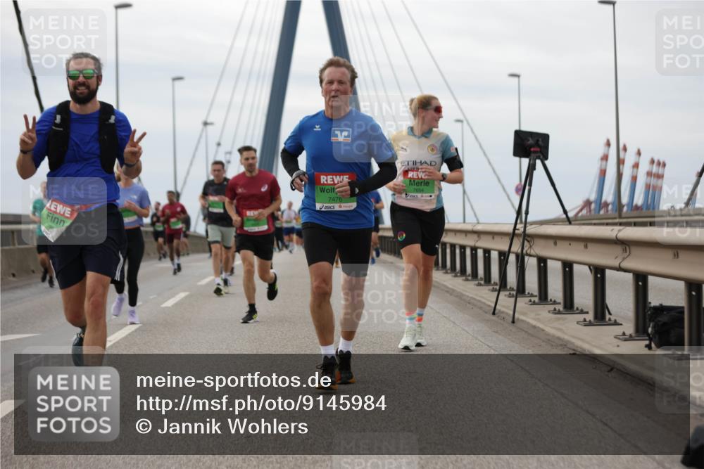 03.10.2025 - Köhlbrandbrückenlauf Jannik Wohlers http://msf.ph/oto/9145984 03.10.2025 15:47:52 Position 1 7476, 7654 meine-sportfotos.de