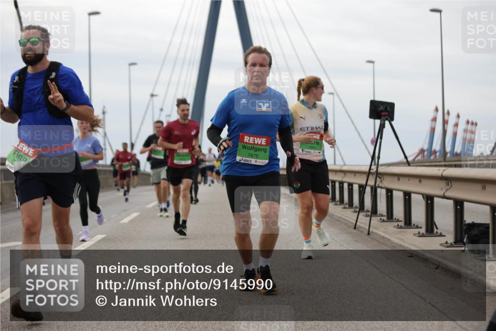 03.10.2025 - Köhlbrandbrückenlauf Jannik Wohlers http://msf.ph/oto/9145990 03.10.2025 15:47:53 Position 1 7476, 7654 meine-sportfotos.de