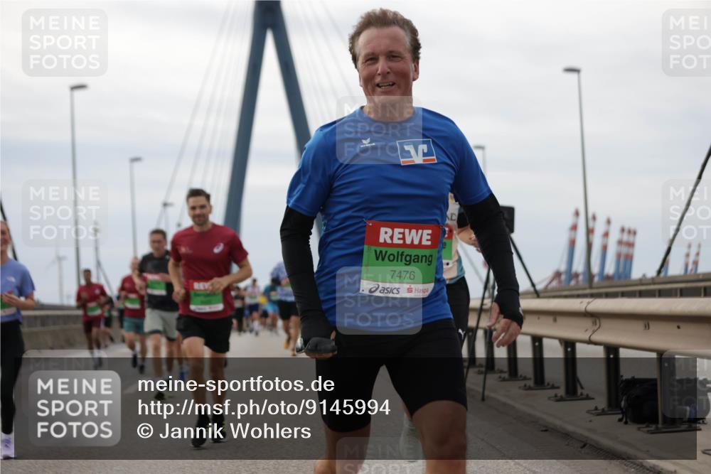 03.10.2025 - Köhlbrandbrückenlauf Jannik Wohlers http://msf.ph/oto/9145994 03.10.2025 15:47:54 Position 1 7476 meine-sportfotos.de