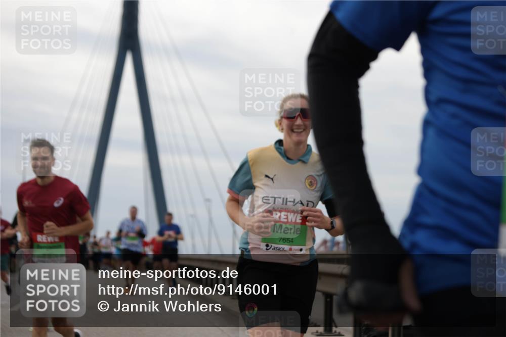 03.10.2025 - Köhlbrandbrückenlauf Jannik Wohlers http://msf.ph/oto/9146001 03.10.2025 15:47:55 Position 1 7654 meine-sportfotos.de