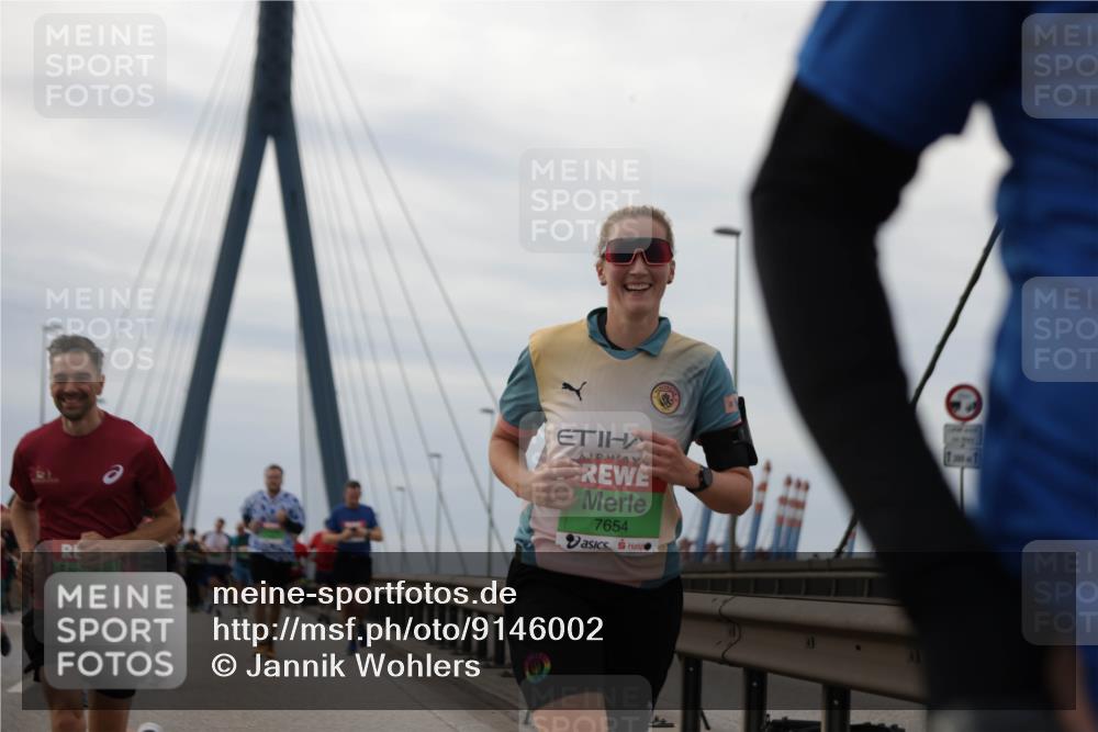 03.10.2025 - Köhlbrandbrückenlauf Jannik Wohlers http://msf.ph/oto/9146002 03.10.2025 15:47:55 Position 1 8931, 7654 meine-sportfotos.de