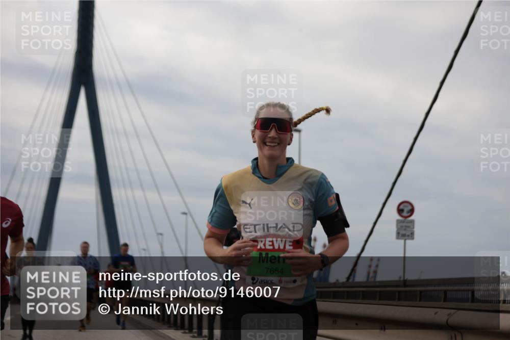 03.10.2025 - Köhlbrandbrückenlauf Jannik Wohlers http://msf.ph/oto/9146007 03.10.2025 15:47:55 Position 1 7654 meine-sportfotos.de