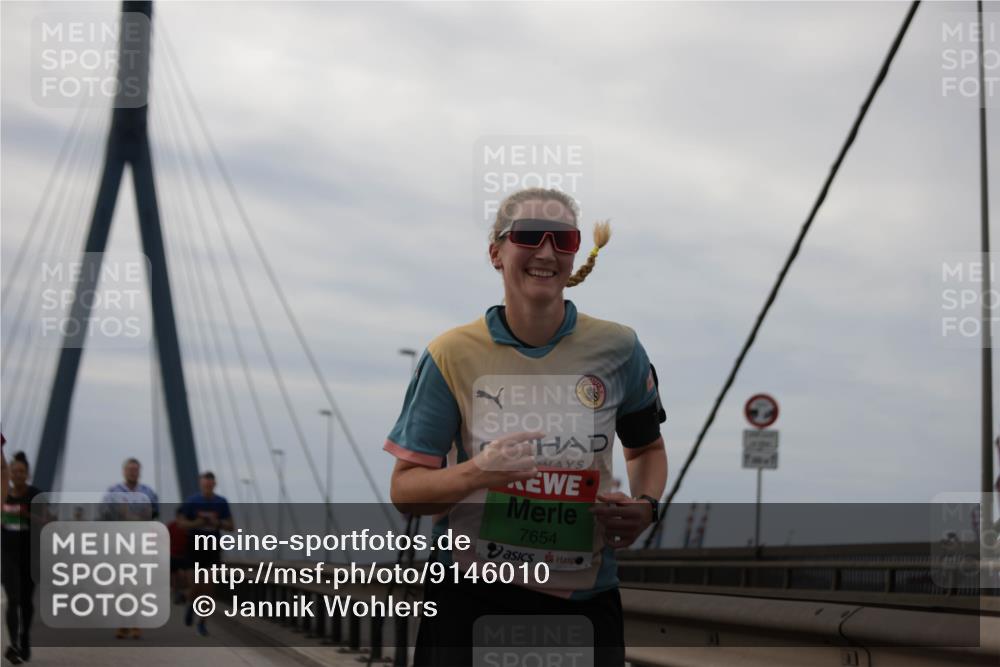 03.10.2025 - Köhlbrandbrückenlauf Jannik Wohlers http://msf.ph/oto/9146010 03.10.2025 15:47:55 Position 1 7654 meine-sportfotos.de