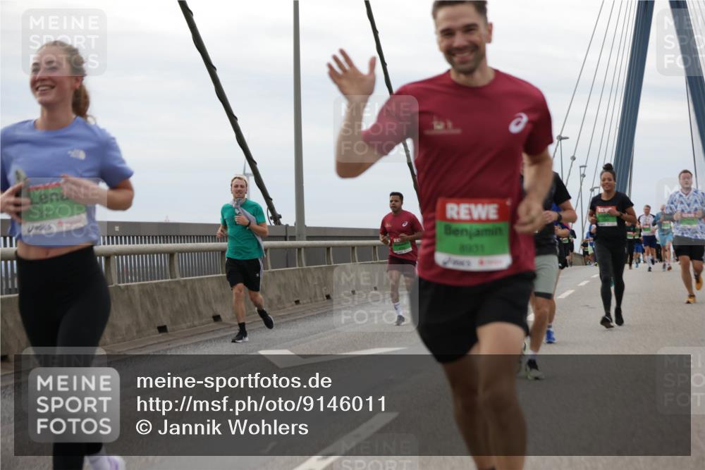 03.10.2025 - Köhlbrandbrückenlauf Jannik Wohlers http://msf.ph/oto/9146011 03.10.2025 15:47:56 Position 1 8217, 8901 meine-sportfotos.de