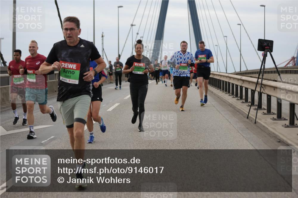 03.10.2025 - Köhlbrandbrückenlauf Jannik Wohlers http://msf.ph/oto/9146017 03.10.2025 15:47:57 Position 1 8888, 7443 meine-sportfotos.de