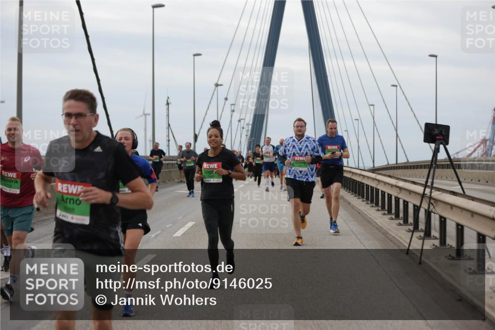 03.10.2025 - Köhlbrandbrückenlauf Jannik Wohlers http://msf.ph/oto/9146025 03.10.2025 15:47:57 Position 1 778, 888, 7443 meine-sportfotos.de