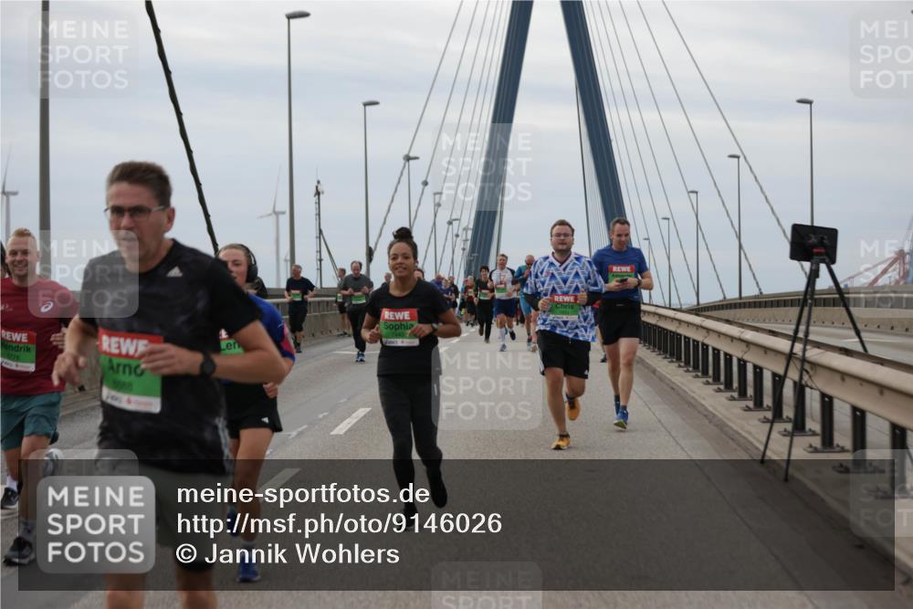 03.10.2025 - Köhlbrandbrückenlauf Jannik Wohlers http://msf.ph/oto/9146026 03.10.2025 15:47:57 Position 1 778 meine-sportfotos.de
