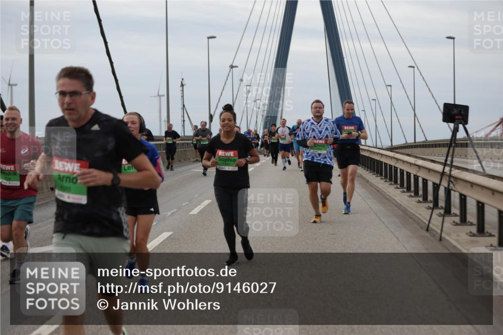 03.10.2025 - Köhlbrandbrückenlauf Jannik Wohlers http://msf.ph/oto/9146027 03.10.2025 15:47:57 Position 1 978, 7443 meine-sportfotos.de