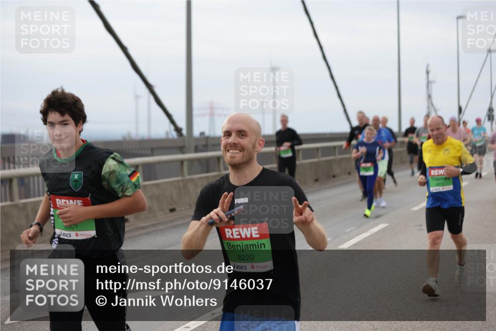 03.10.2025 - Köhlbrandbrückenlauf Jannik Wohlers http://msf.ph/oto/9146037 03.10.2025 15:48:09 Position 1 9873, 0501, 8220 meine-sportfotos.de