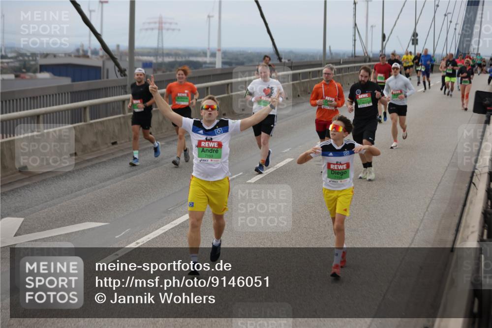 03.10.2025 - Köhlbrandbrückenlauf Jannik Wohlers http://msf.ph/oto/9146051 03.10.2025 15:48:19 Position 1 5, 7153 meine-sportfotos.de