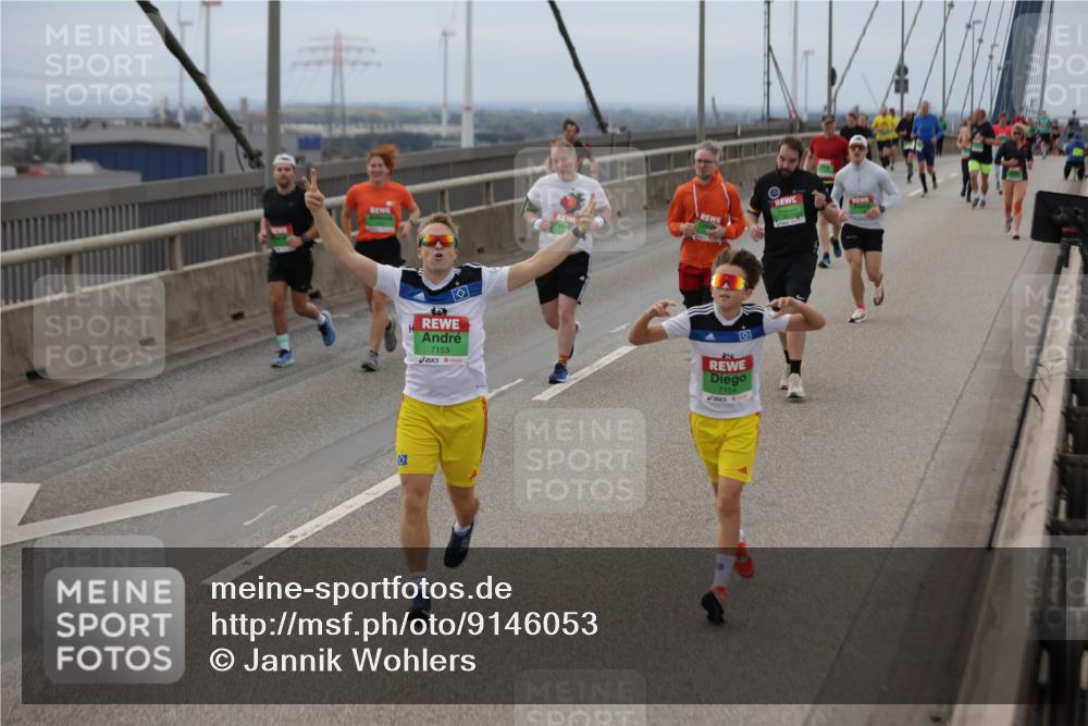 03.10.2025 - Köhlbrandbrückenlauf Jannik Wohlers http://msf.ph/oto/9146053 03.10.2025 15:48:19 Position 1 7153, 7154 meine-sportfotos.de