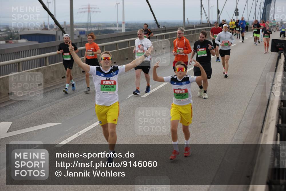 03.10.2025 - Köhlbrandbrückenlauf Jannik Wohlers http://msf.ph/oto/9146060 03.10.2025 15:48:19 Position 1 7153 meine-sportfotos.de