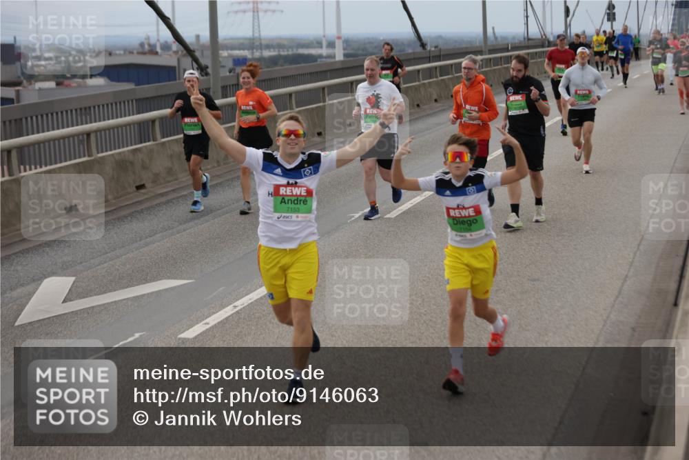 03.10.2025 - Köhlbrandbrückenlauf Jannik Wohlers http://msf.ph/oto/9146063 03.10.2025 15:48:19 Position 1 7153 meine-sportfotos.de