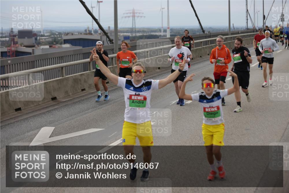 03.10.2025 - Köhlbrandbrückenlauf Jannik Wohlers http://msf.ph/oto/9146067 03.10.2025 15:48:19 Position 1 7153 meine-sportfotos.de