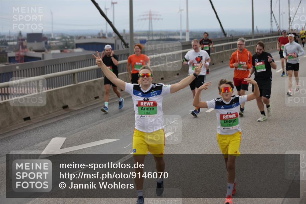 03.10.2025 - Köhlbrandbrückenlauf Jannik Wohlers http://msf.ph/oto/9146070 03.10.2025 15:48:19 Position 1 7153, 7154 meine-sportfotos.de