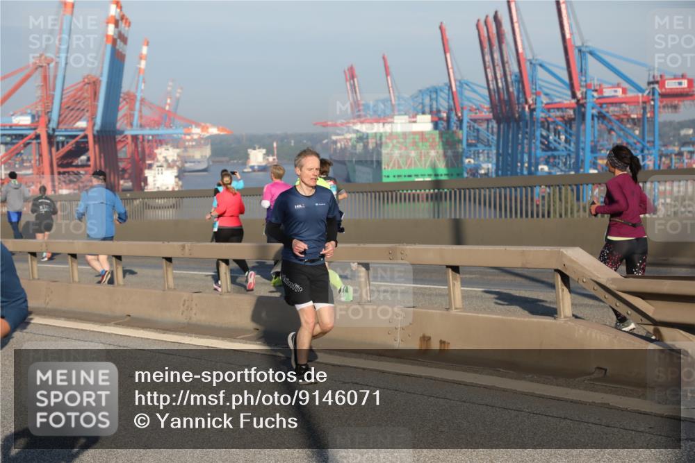 03.10.2025 - Köhlbrandbrückenlauf Yannick Fuchs http://msf.ph/oto/9146071 03.10.2025 08:35:49 Position 2  meine-sportfotos.de